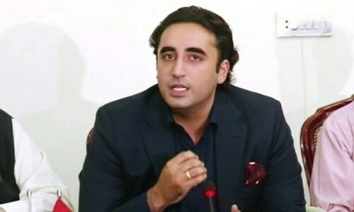 Bilawal gives away ownership papers to flood-hit people