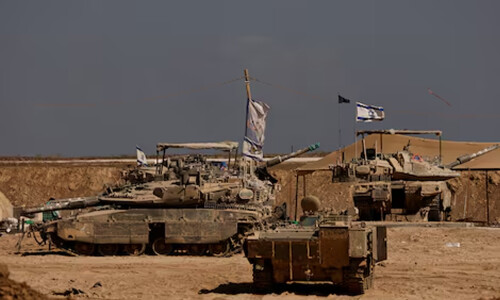 Israel sends tanks deeper into Gaza City, more families flee Israel sends tanks deeper into Gaza City, more families flee