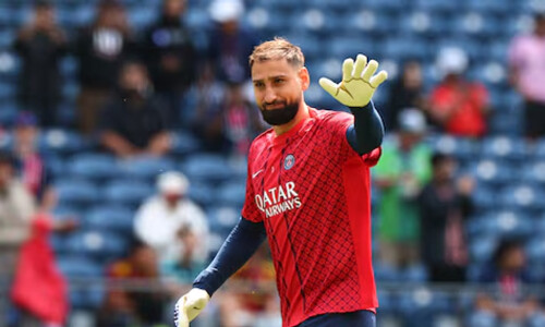 Manchester City sign Italy goalkeeper Donnarumma from PSG