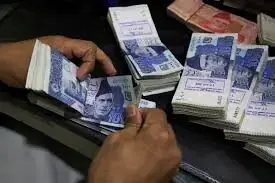 ڈالر کے مقابلے روپے کی قدر میں مزید بہتری