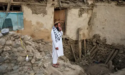 افغانستان: زلزلہ متاثرین کے بچاؤ کیلئے کمانڈوز کا ریلیف آپریشن، ہلاکتیں 1400 تک پہنچ گئیں