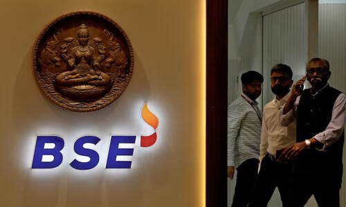 India&rsquo;s equity benchmarks trim gains as Reliance, IT stocks slide