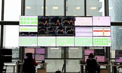 Paris stocks rise after French PM&rsquo;s ouster