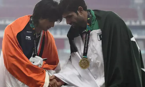 Soured rivalry: Pakistan v India as &lsquo;brothers&rsquo; clash for world gold