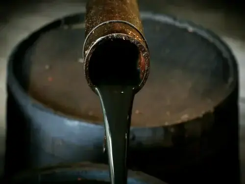 Saudi crude oil supply to China set to surge in October, trade sources say