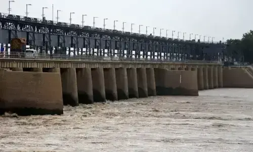 گڈو اور سکھر بیراج پر درمیانے درجے کا سیلاب