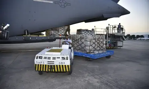 US delivers flood relief assistance to Pakistan