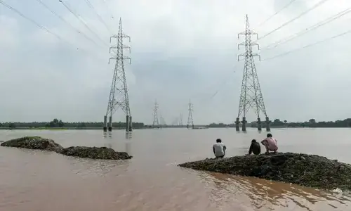 Rains, flood threats: UNOPS official, DG PDMA Sindh review arrangements