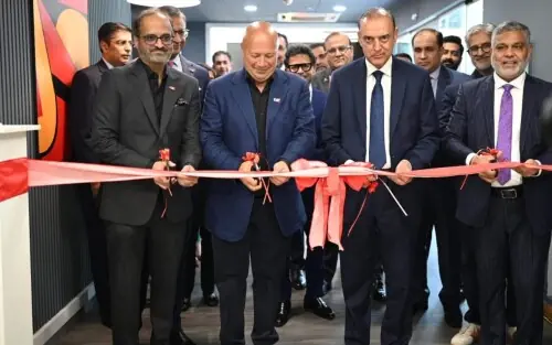 Governor SBP opens JazzCash Experience Lounge