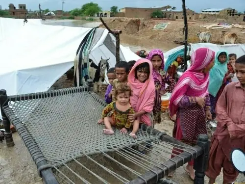 پاکستان میں معاشی جھٹکوں اور کمزور اصلاحات نے غربت دوبارہ بڑھا دی، عالمی بینک