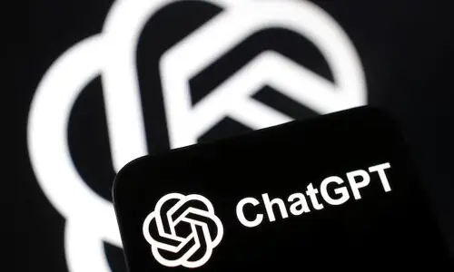 &lsquo;ChatGPT, what stocks should I buy?&rsquo; AI fuels boom in robo-advisory market