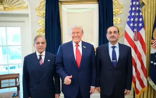 امریکی صدر سے ملاقات، وزیراعظم نے ٹرمپ کو امن کا علمبردار قرار دیدیا