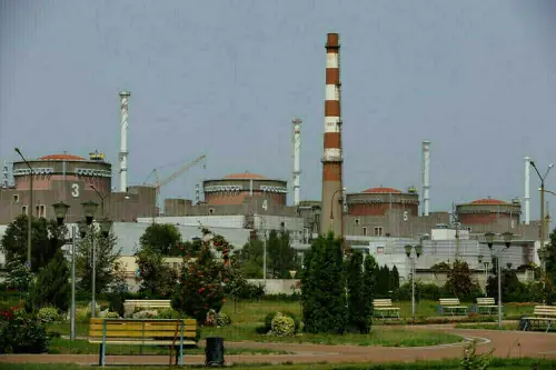Zaporizhzhia nuclear plant off grid for days; Russia and Ukraine trade accusations