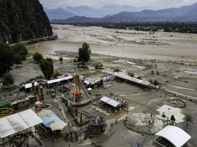 Expert calls for developing climate-resilient infrastructure in Pakistan