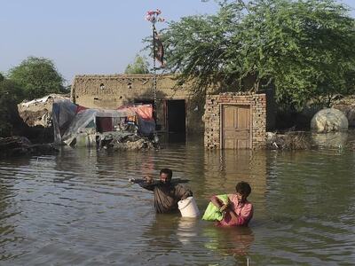 PPP urges govt to provide Rs100,000 to each flood-hit person
