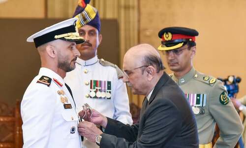 UAE Naval Forces&rsquo; Commander given Nishan-e-Imtiaz (Military)