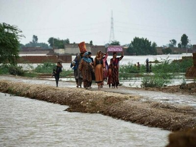 Marriyum, Khawaja Salman visit flood-hit areas