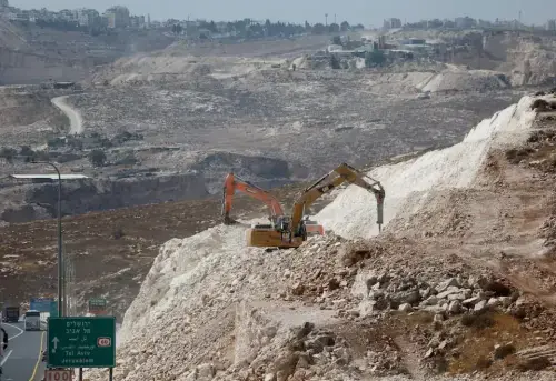 اسرائیلی بلڈوزرکی مغربی کنارے میں کارروائیاں، فلسطینی ریاست کے امکانات مزید کمزور