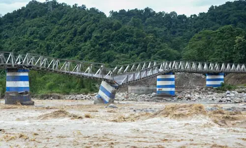 Heavy rains trigger floods, landslides killing 18 in India&rsquo;s Darjeeling