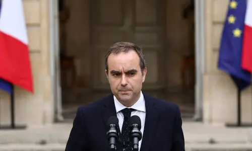 French government collapses in 14 hours, deepening political crisis