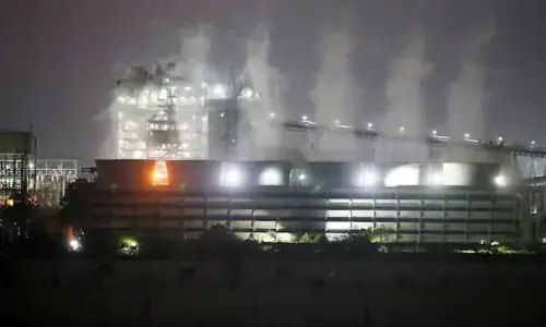 بھارت میں بڑھتی بجلی طلب پر کوئلے کے نئے معاہدے