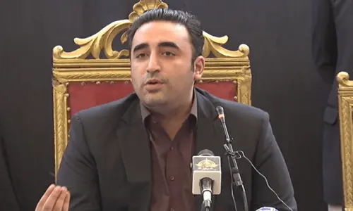 Bilawal summons PPP CEC meeting as war of words with PML-N deepens