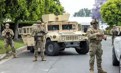 500 US troops deployed in Chicago ahead of court hearing