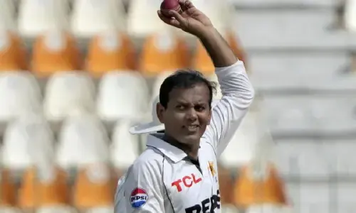 South Africa dismissed for 269 in reply to Pakistan&rsquo;s 378