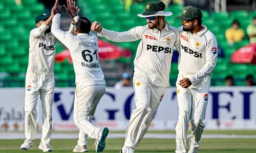 Pakistan fancy chances as spinners run riot in South Africa Test
