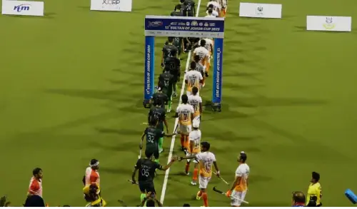 Pakistan, India juniors show sportsmanship spirit at Sultan of Johor Cup