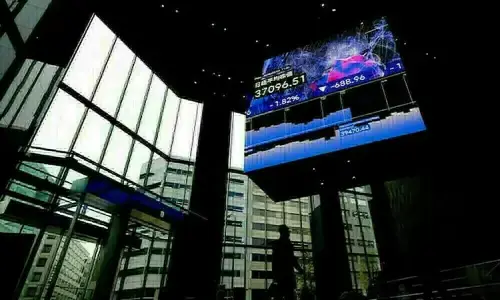 Asia shares recover, dollar eases as Fed cut bets reclaim spotlight