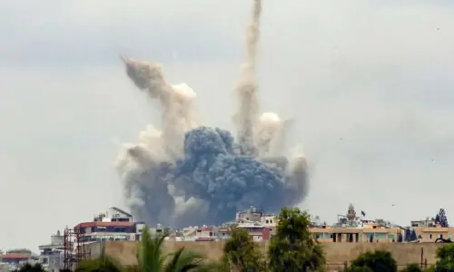 Israeli air strikes hit south Gaza: witnesses, Israeli media