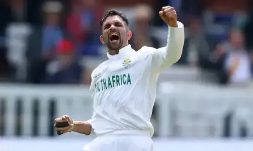 Maharaj takes seven as South Africa dismiss Pakistan for 333 Maharaj takes seven as South Africa dismiss Pakistan for 333