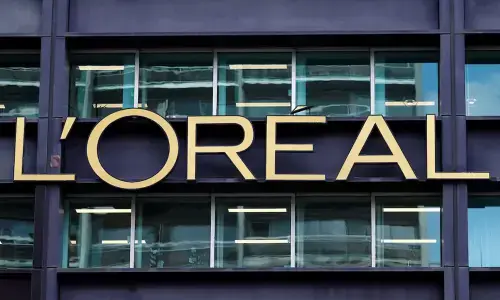 L&rsquo;Oreal says interested in Armani stake