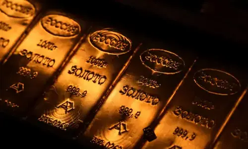 Gold price per tola drops Rs7,538 in Pakistan