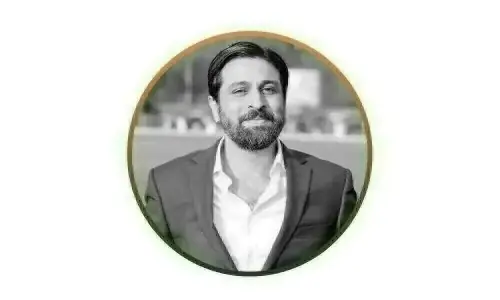 عروج اور تباہی کے بیچ