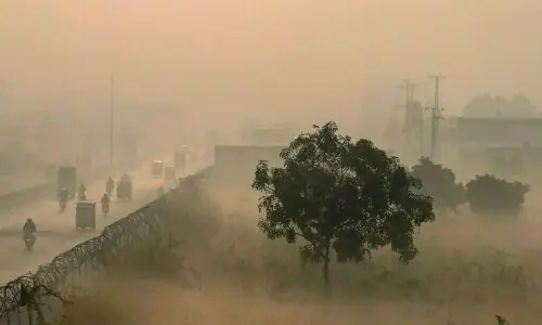 Met Office warns of &lsquo;alarming rise&rsquo; in smog levels, spike in respiratory illnesses