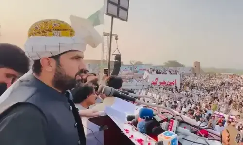 خیبر پختونخوا کے وزیرِاعلیٰ کا قبائلی اضلاع میں ممکنہ فوجی آپریشن پر اظہارِ تشویش