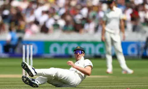 Cummins out of Ashes opener, coach optimistic about second Test Cummins out of Ashes opener, coach optimistic about second Test