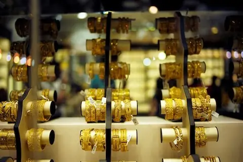 Gold steadies ahead of Fed verdict; trade optimism limits upside