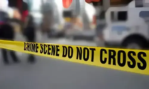 ڈیرہ مراد جمالی : دستی بم حملے میں 13 افراد زخمی، نصیر آباد میں ٹرین کو نشانہ بنایا گیا