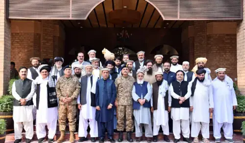 Pakistan seeks peace but won&rsquo;t tolerate cross-border terrorism: COAS