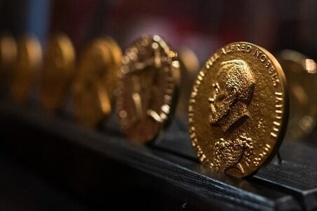 Trio wins physics Nobel for quantum mechanical tunnelling