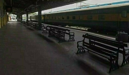 Blast derails Jaffar Express in Shikarpur; 4 hurt