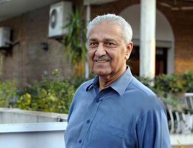 SSUET pays tribute to Dr AQ Khan on his death anniversary