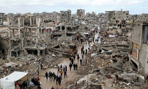 Hamas forces back on Gaza streets as truce holds