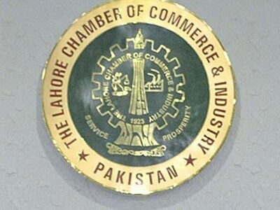 Vietnamese business team visits LCCI