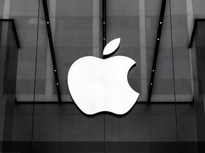 Apple nears USD4trn valuation as shares surge on strong iPhone 17 demand