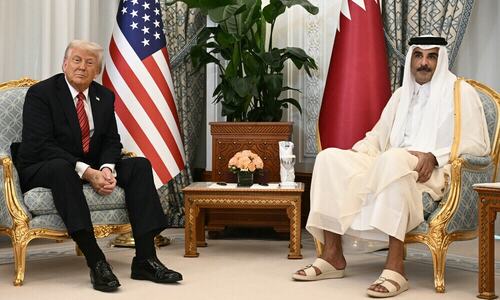 Trump meets Qatar leaders on way to Asia