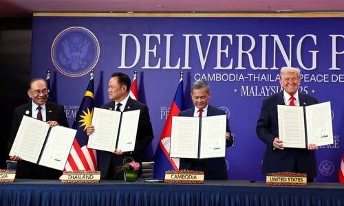 Trump oversees truce signing and trade deal flurry on first Asian stop